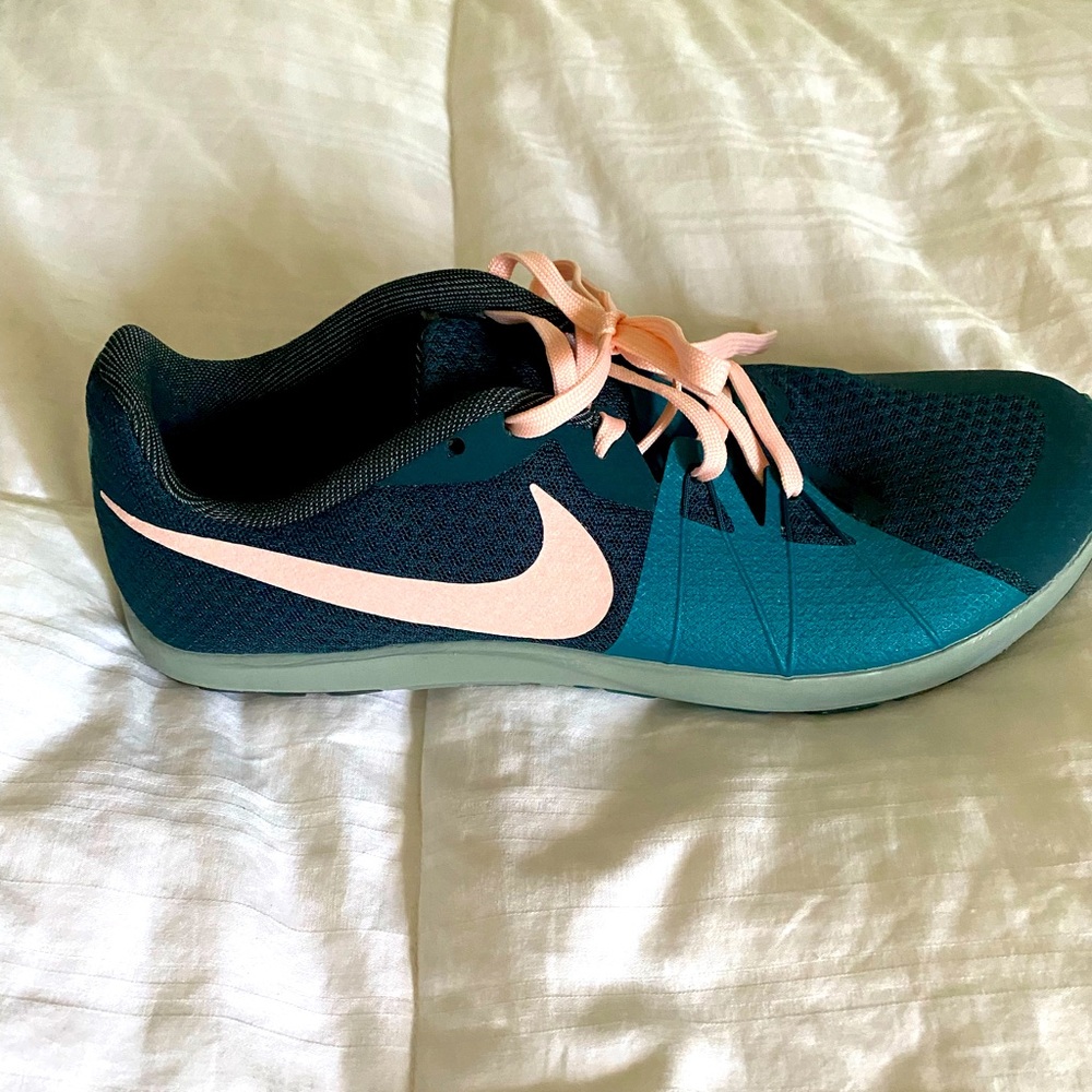 Cross Country running shoes. Nike Women's Zoom Rival XC Spike Shoes